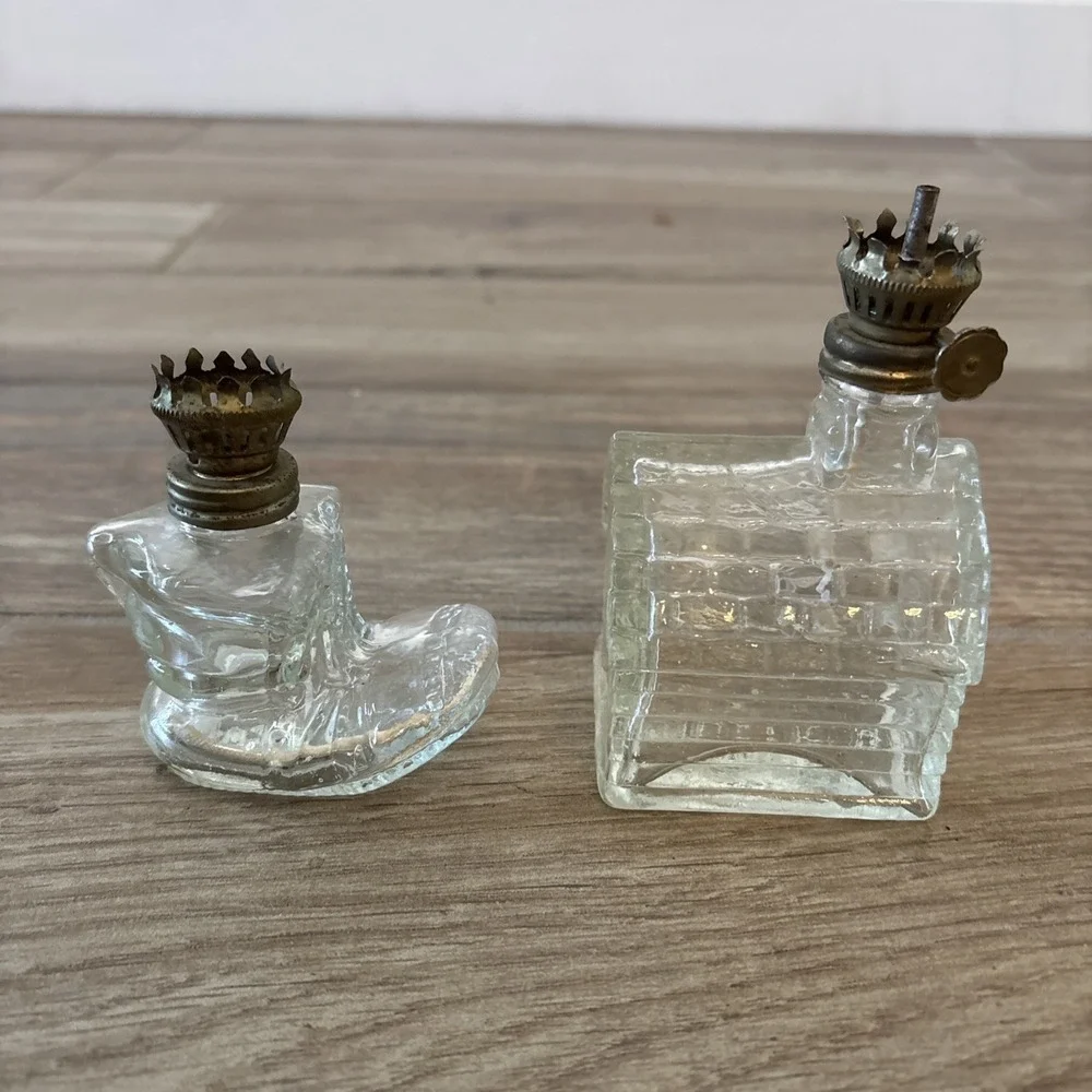 Vintage Log Cabin & Shoe Embossed Patterned Kero Oil‎ Finger Lamp Hong Kong